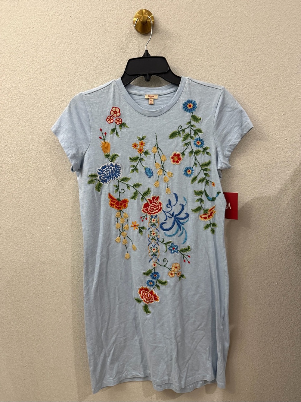 NWT Reba XS Chambray Floral Embroidered T-Shirt Dress Cotton
Fitted Light Blue
